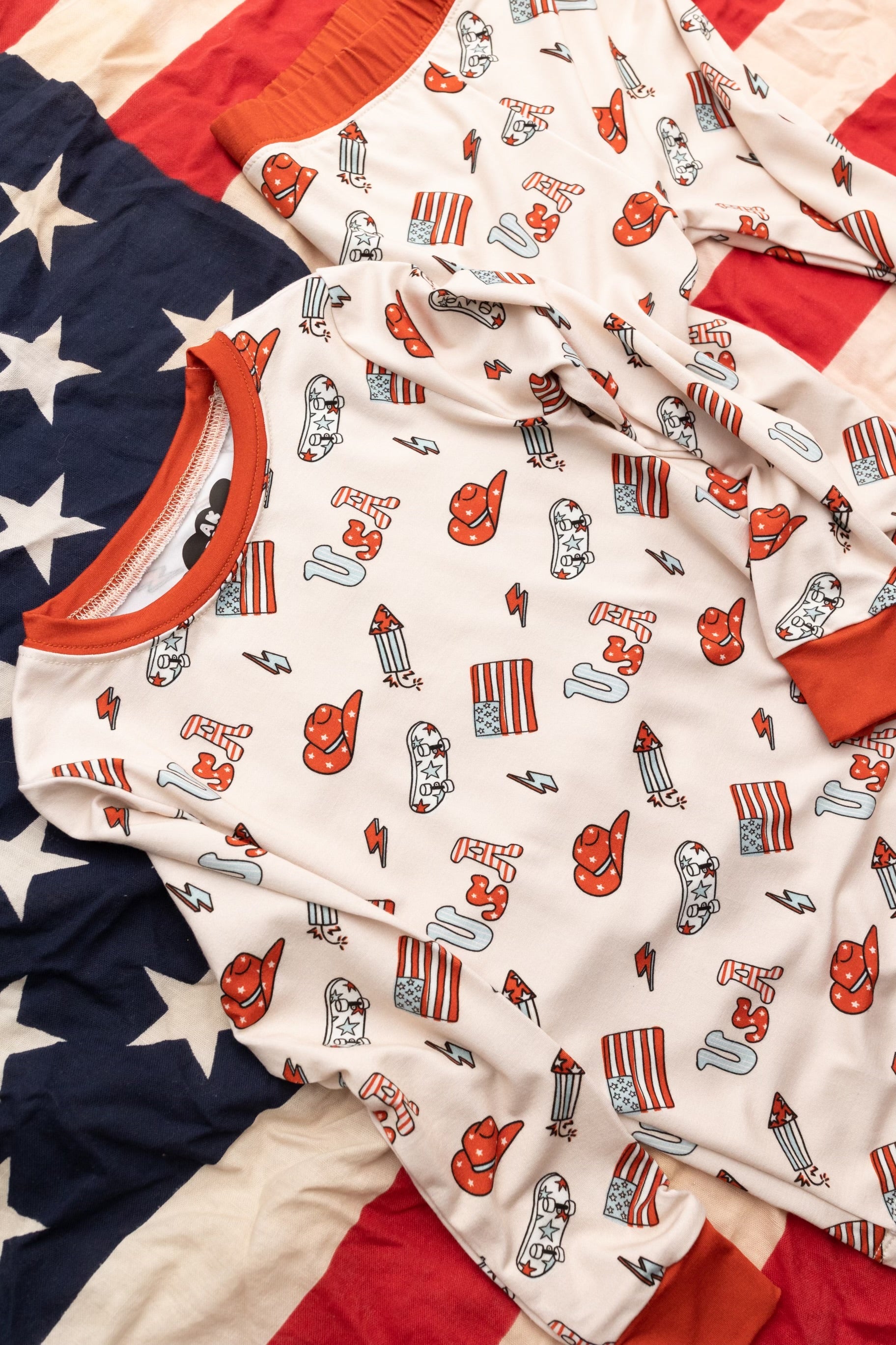 USA Retro—2PC AK DREAMERS PJS