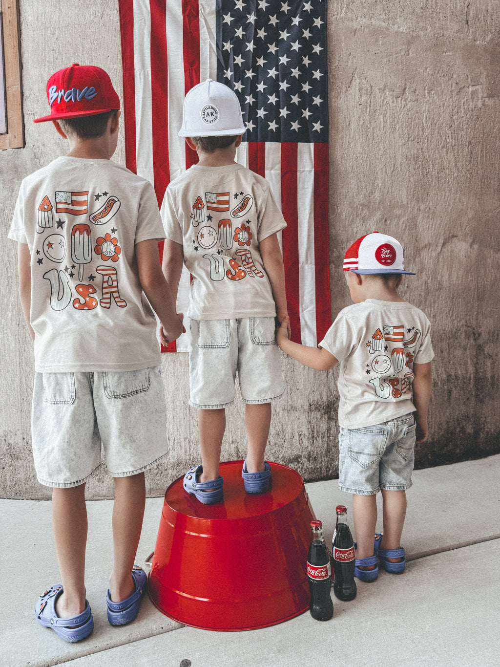 USA retro-AK Graphic tee
