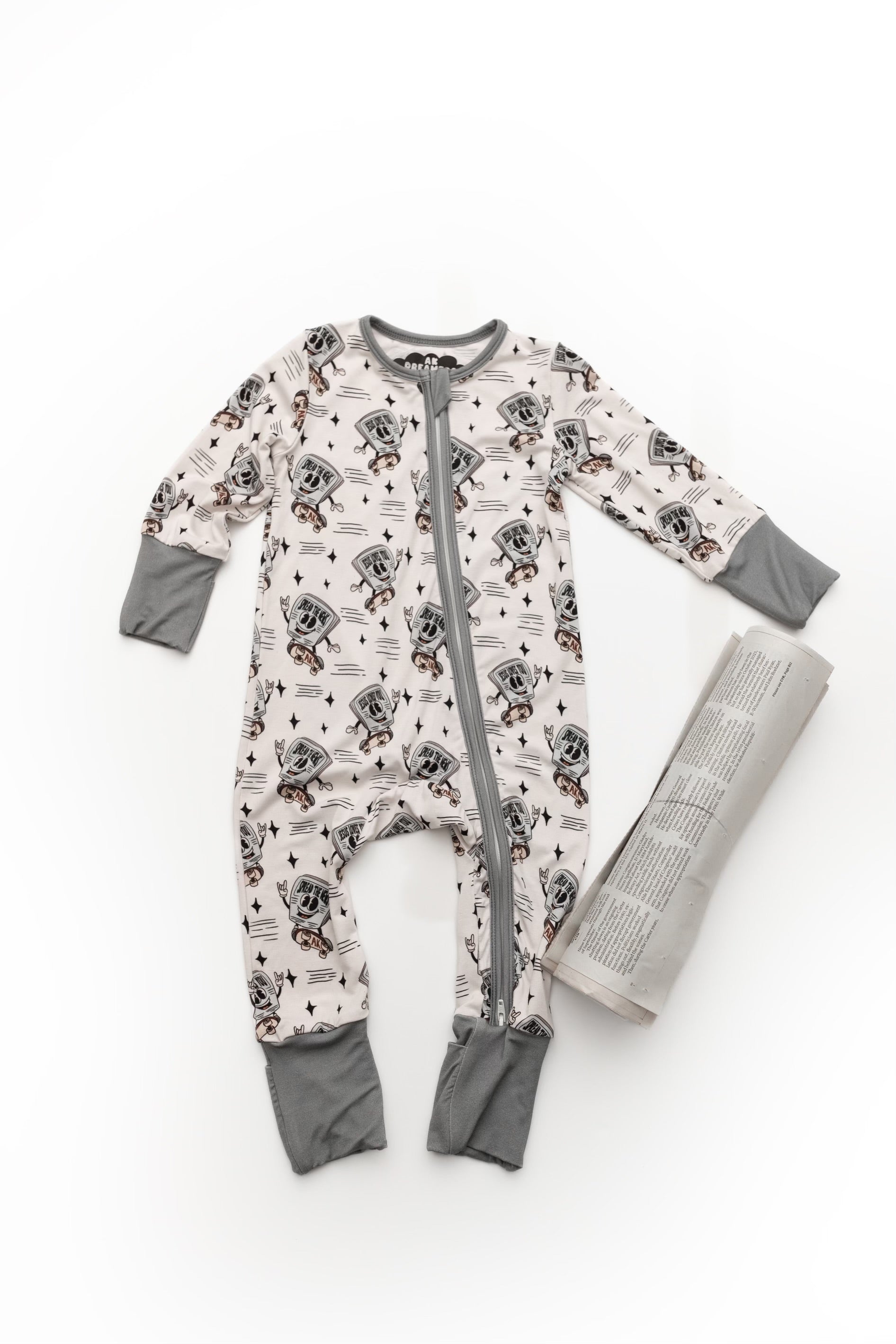 Jesus loves you—Zipper AK DREAMERS PJS